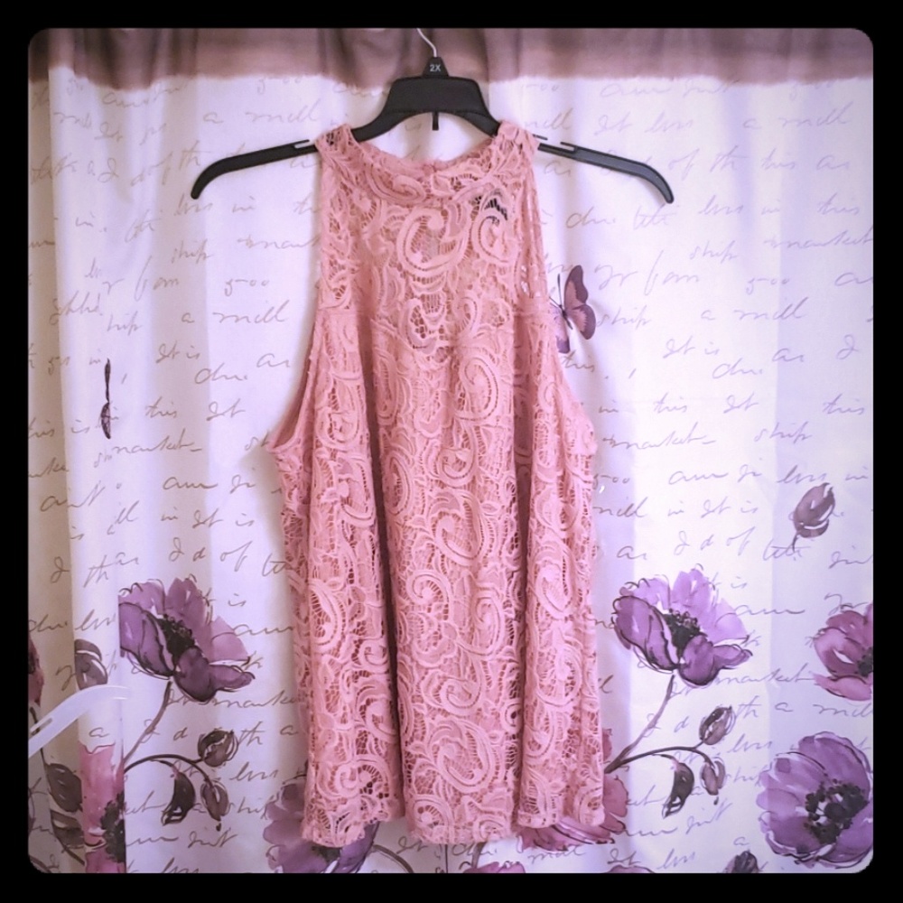 Rose pink sleveless lace blouse.